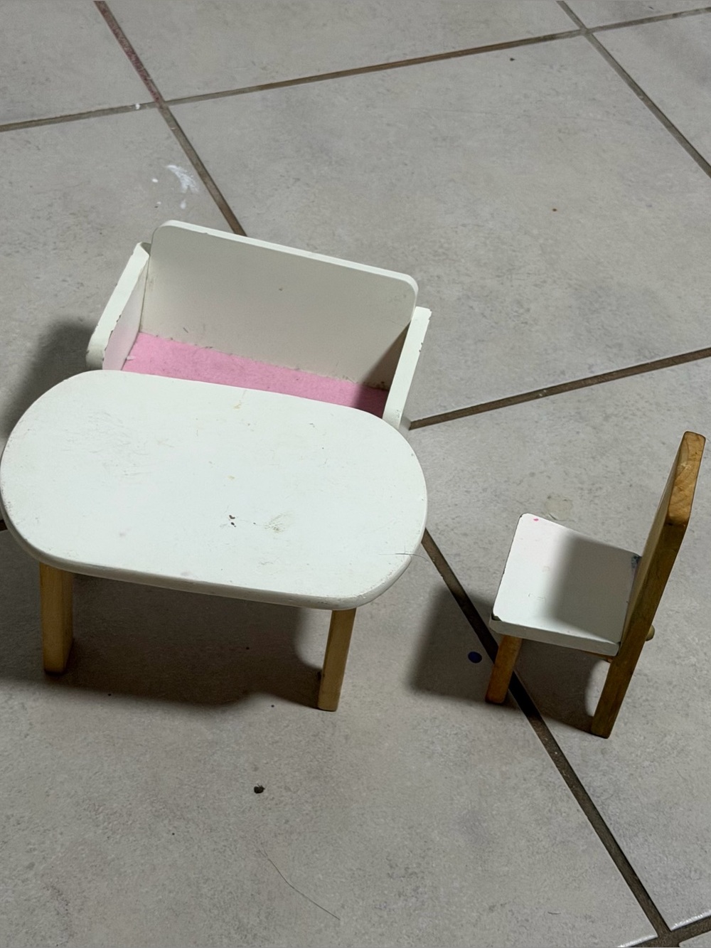 Mini White Wooden Table and Chair Set with Pink Accent‎ Doll Furniture Barbie
